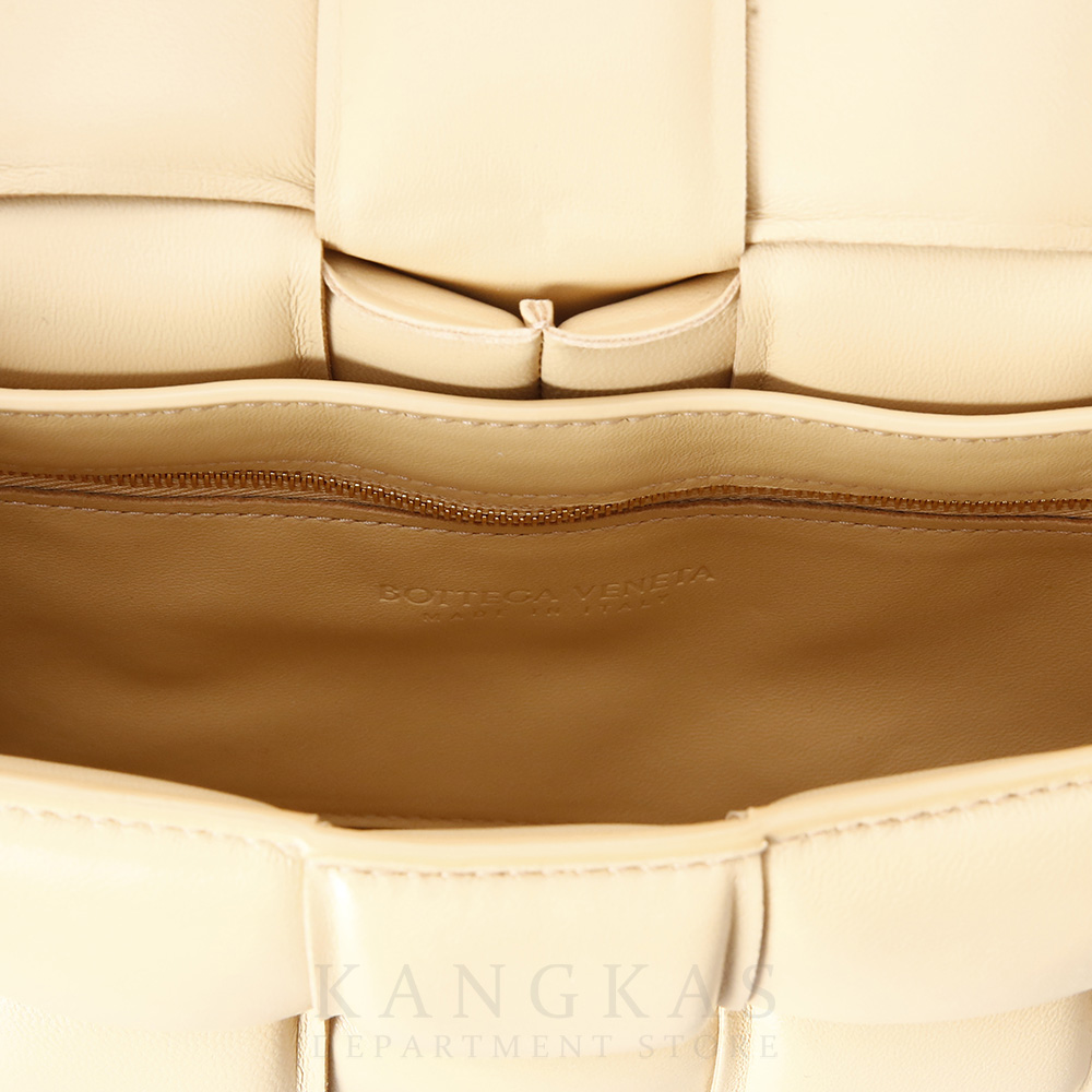 BOTTEGA VENETA(USED)보테가베네타 패딩 카세트 백